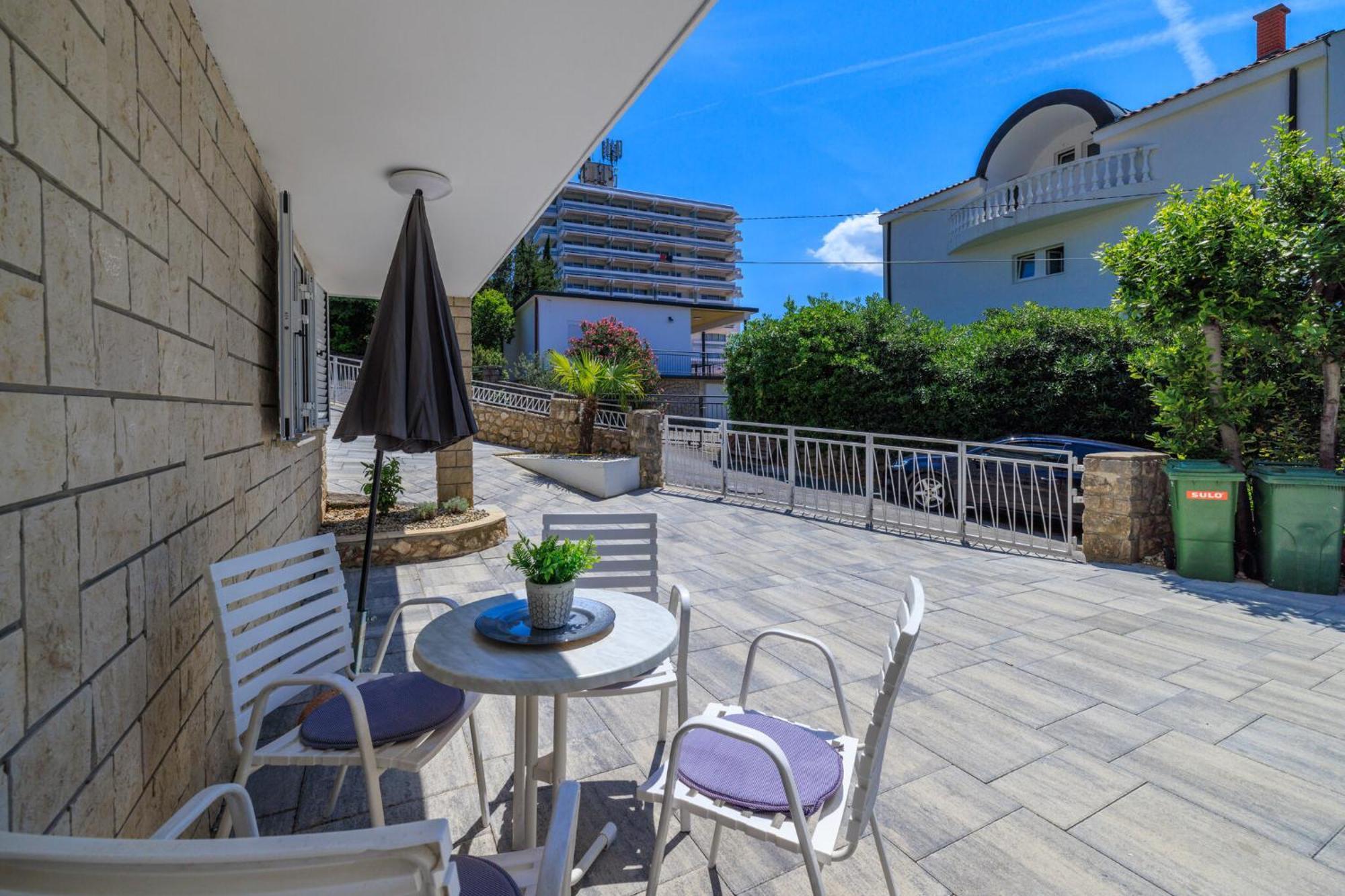 Podvezanec Apartment Dramalj Ngoại thất bức ảnh