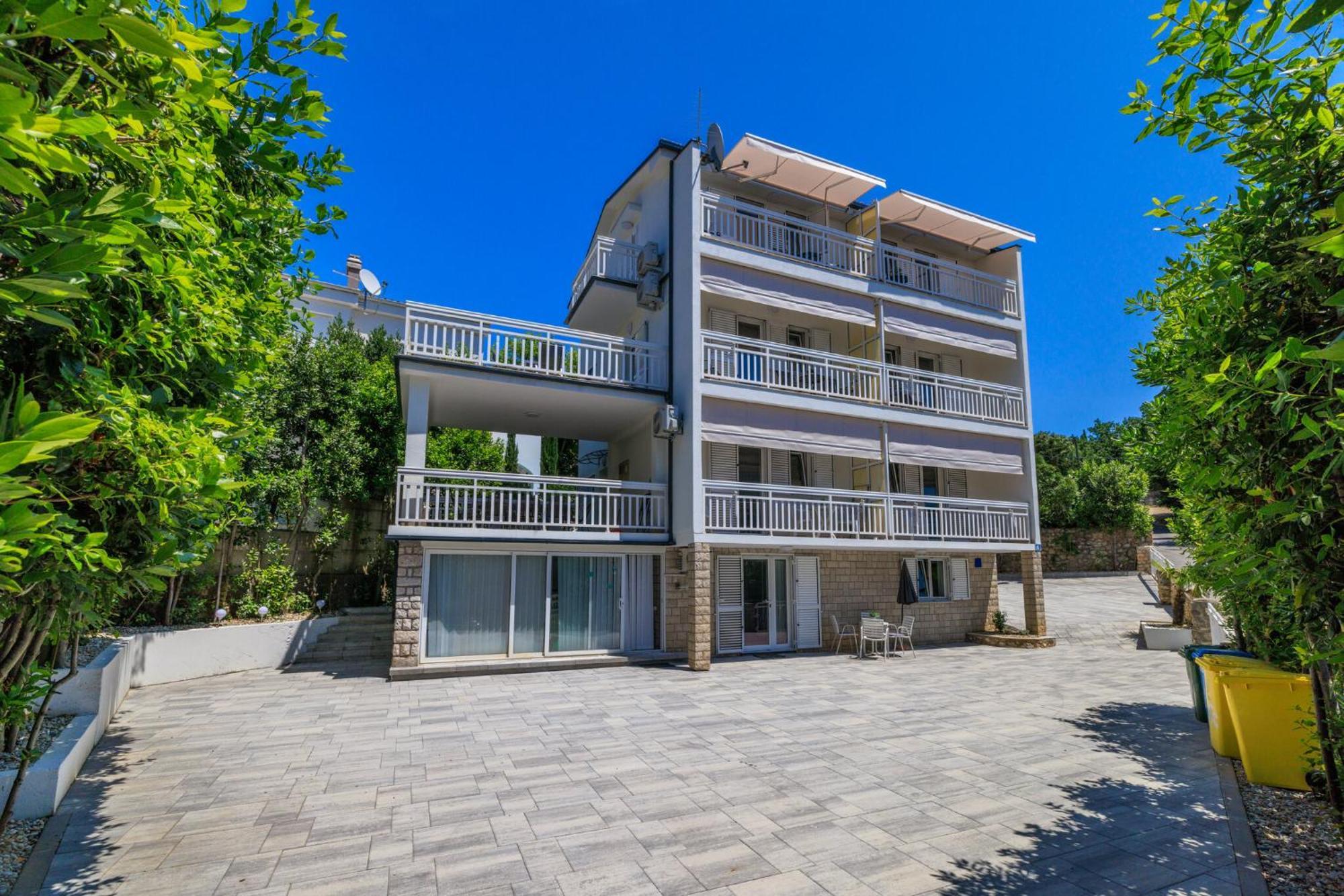 Podvezanec Apartment Dramalj Ngoại thất bức ảnh
